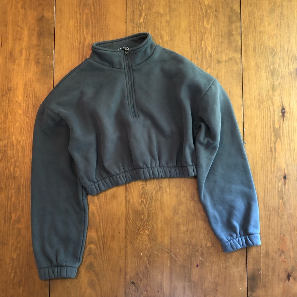 Womens Cropped Sweatshirt Medium Quarter Zip Pullover Cropped Mock Neck Sweater